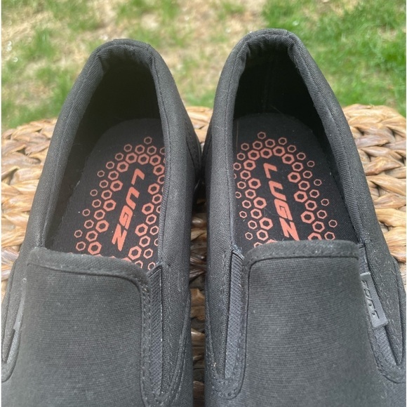 NEW Lugz Men’s Slip Resistant Clipper Slip-On. Black on Black Canvas Sneaker - Picture 3 of 8